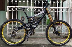 Yeti 303RDH | Togoparts Rides