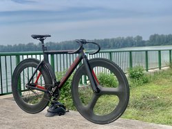 Colossi Stickyfinger | Togoparts Rides