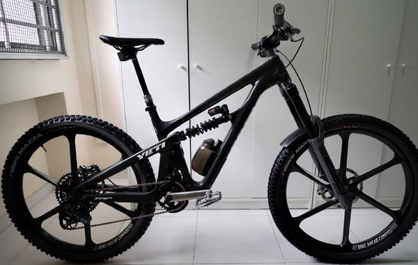 Yeti SB165 Bike Ahead Biturbo | Togoparts Rides