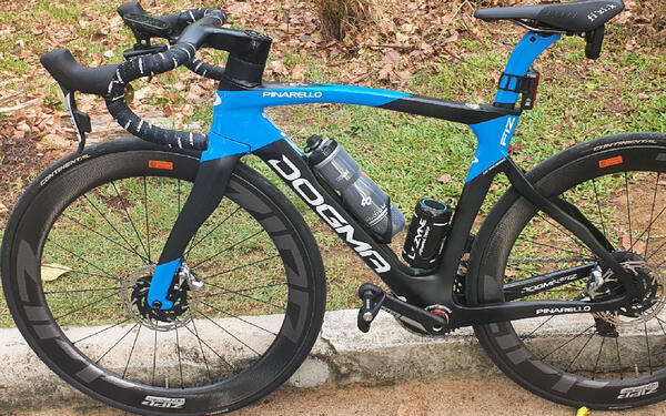 Pinarello Dogma F12 - Blue | Togoparts Rides