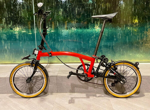 Brompton M6L Red Rocket Black Edition | Togoparts Rides