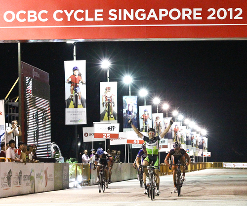 ROBBIE MCEWEN TRIUMPHS AT OCBC CYCLE SINGAPORE 2012 ...
